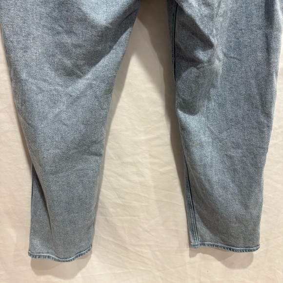 Hollister Ultra High Rise Mom Jeans Distressed Ripped Light Wash 33x27 Grunge - Picture 12 of 15